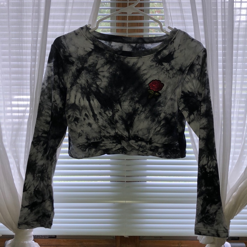 long sleeve crop top